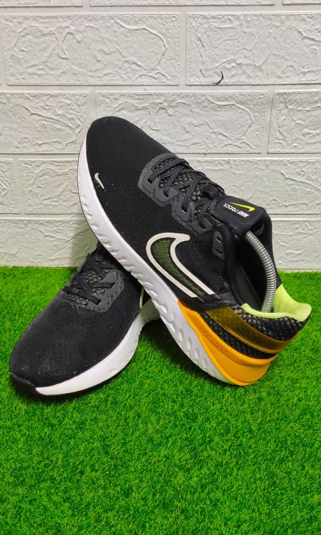 Nike legend cheap react green
