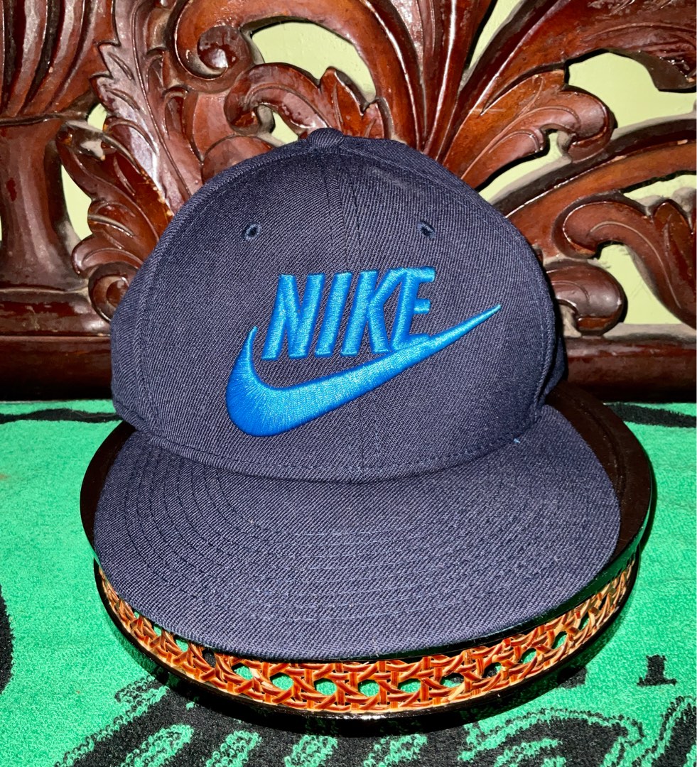 nike snap back cap