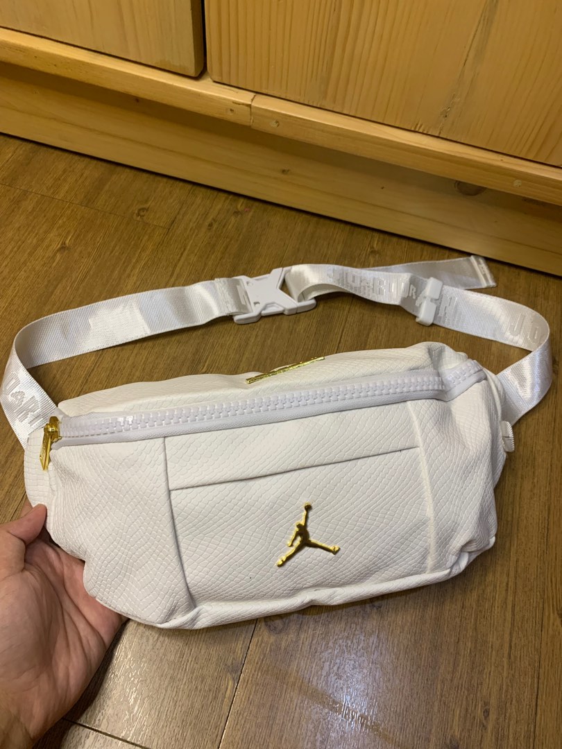 Nike Waist Bag Air Jordan, Barang Mewah, Tas & Dompet di Carousell