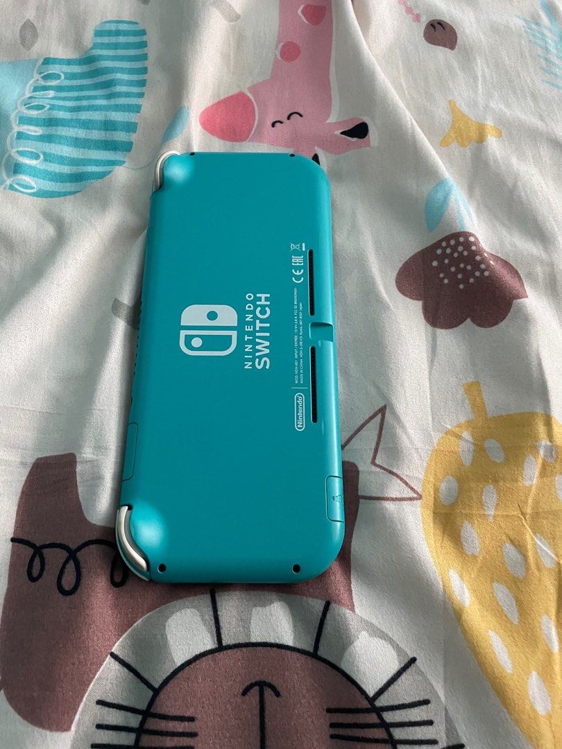 Nintendo Switch Lite (Category: Nintendo) located in Singapore. Submitted by laddyme (Listing ID 1254472221, Image 2). Description: No issues Fast deal $120 Only with charger and carrying case Deal at Tampines Area .