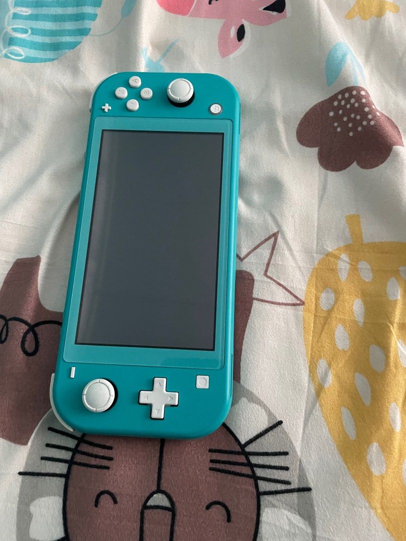 Nintendo Switch Lite (Category: Nintendo) located in Singapore. Submitted by laddyme (Listing ID 1254472221, Image 1). Description: No issues Fast deal $120 Only with charger and carrying case Deal at Tampines Area .