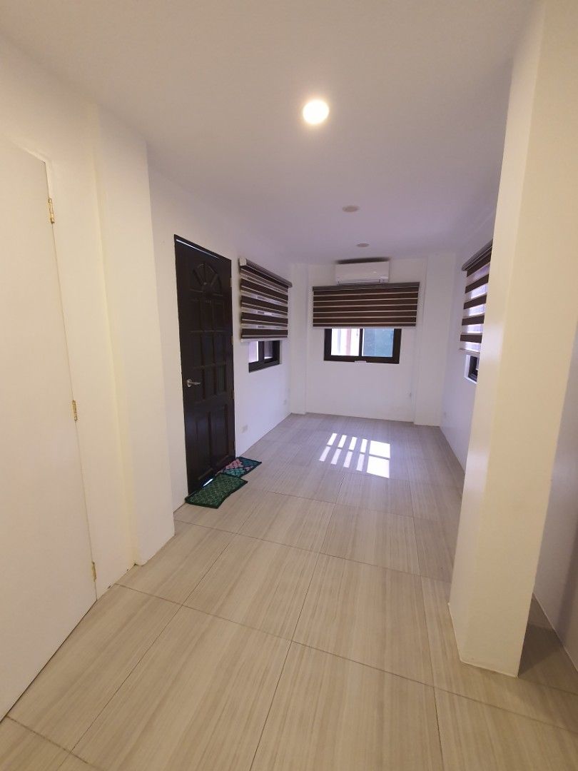 Office unit for Rent (Category: Commercial) located in Manila. Submitted by lea_doria_09178529822 (Listing ID 1254569615, Image 3). Description: For Rent Office space Malingap Street, Diliman Quezon City Floor area 64 sq located on the 3rd floor With 2 air conditioners with blinds one room full bathroom with heater with balcony Price 45k Lea Doria Real Estate Broker 0917-8529822.