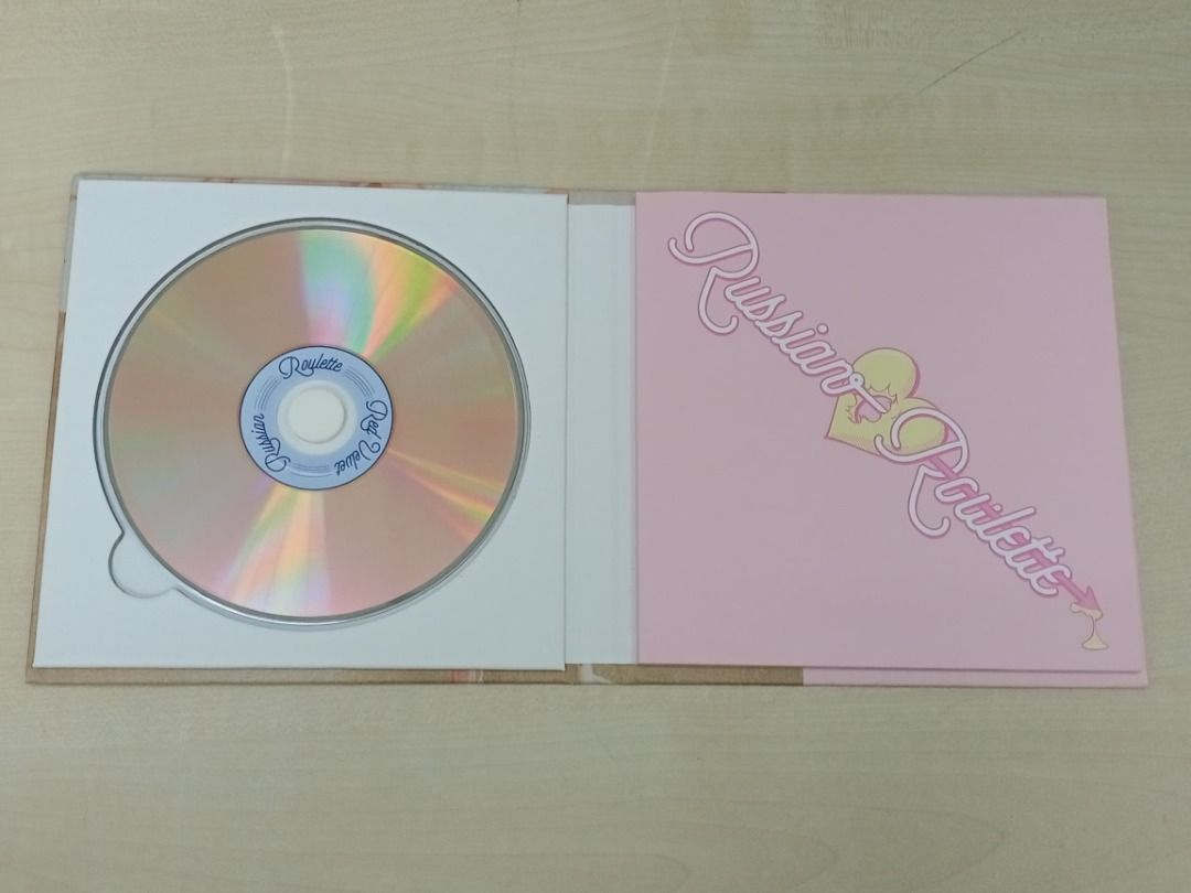 RED VELVET-[RUSSIAN ROULETTE] 3rd Mini Album CD+PhotoBook+PhotoCard Sealed