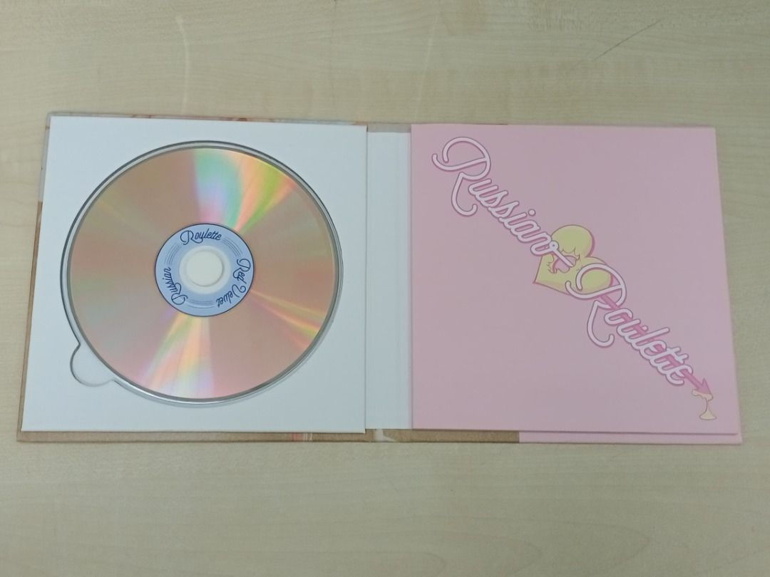 RED VELVET - RED VELVET-[RUSSIAN ROULETTE] 3rd Mini Album  CD+PhotoBook+PhotoCard Sealed -  Music