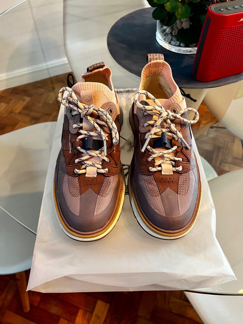 Cole haan zerogrand sizing top