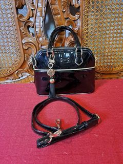 PAULS BOUTIQUE LONDON Black Patent Handbag/Crossbody Bag 😍😍😍, Women's  Fashion, Bags & Wallets, Tote Bags on Carousell