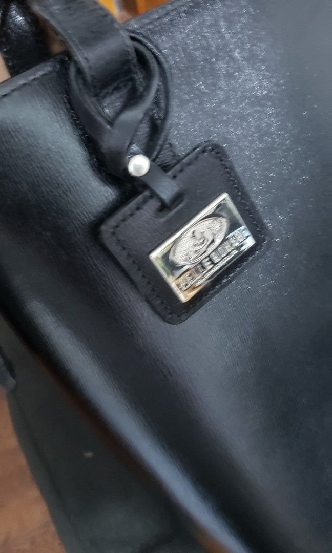 Pelle vorsa (Category: Luxury Bags & Wallets) located in Manila. Submitted by mistej (Listing ID 1254614211, Image 3). Description: pelle vorsa made in italy authentic no flaws gud as new.