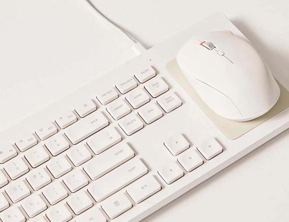 Pout Hands 5 Combo Charging Pad/Keyboard/Wireless Mouse Set (Item Code 592) (Category: Computer Keyboard) located in Marikina City. Submitted by skowshop (Listing ID 1254545073, Image 3). Description: About this item: Pout Hands 5 Combo Charging Pad/Keyboard/Mouse - White is the smartest combo containing 2.4GHz Wireless keyboard with fast wireless charging pad (5W / 7.5W / 10W output) and Qi Wireless Charging ultra-fast 2.4Ghz Wireless Optical Si