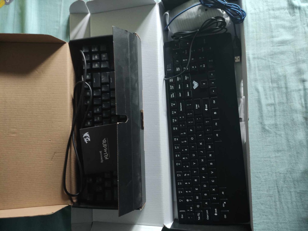 Predator Gaming Chair (LK8103A) with Reddragon Kumara K552 and Aula