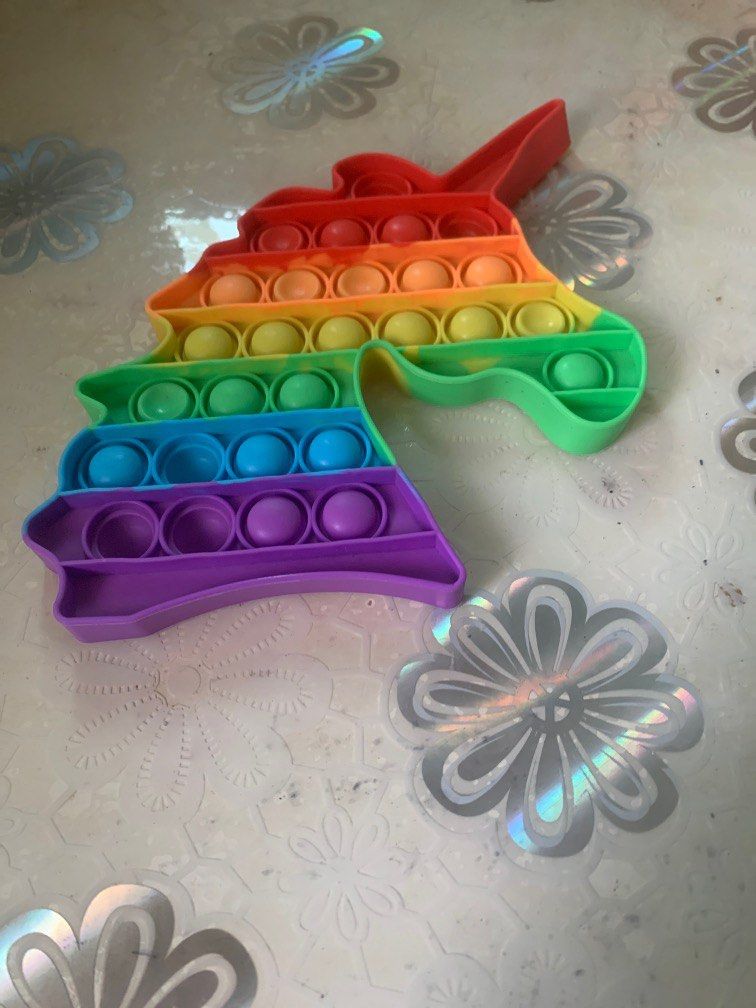 Rainbow unicorn pop-it, Hobbies & Toys, Toys & Games on Carousell