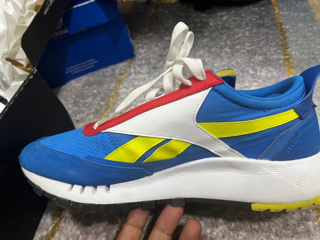 Reebok classic hotsell training shoes