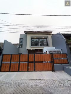 Rumah Baru 2 lantai dgn ruangan servis area  dan kamar art terpisah di Ciputat