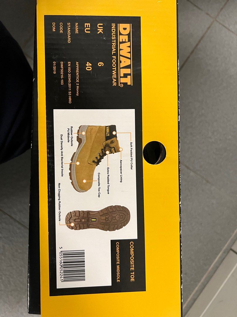 Safety boot (DEWALT) , Men's Fashion, Footwear, Boots on Carousell