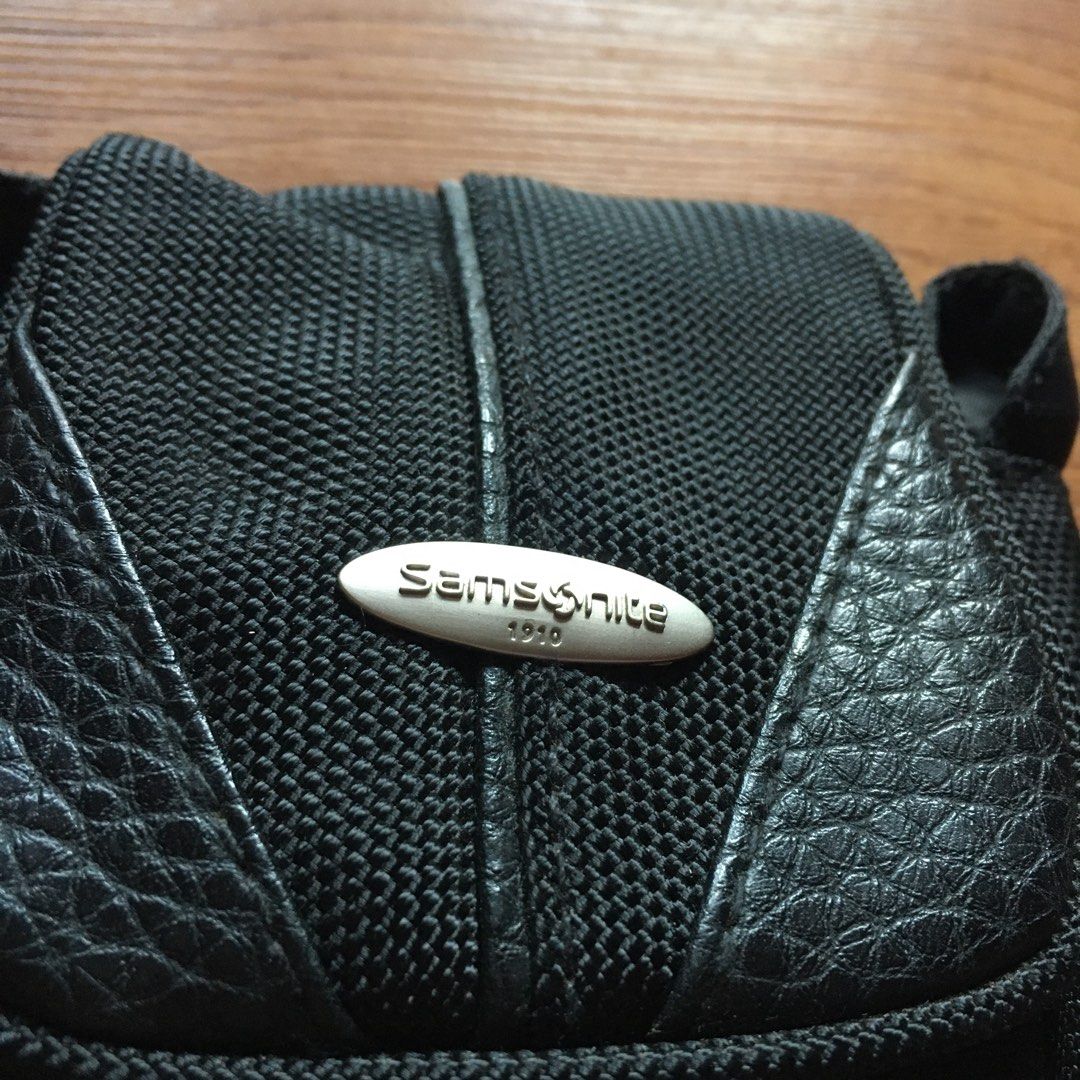 Samsonite Streetwear Workwear (Category: Sling Bags) located in Taytay. Submitted by mottainaidotjp (Listing ID 1254610493, Image 2). Description: Samsonite extra small sling bag Condition : good condish Size : Extra small Dimensions : Length 6” Width 4.5” P599 Color may vary due to natural lighting of the sun. When buying second hand and vintage stuff please manage your expectation. Please see photos of the tags and check for yourselves. Shippin