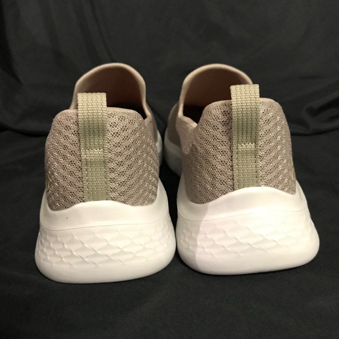 skechers goga max air cooled