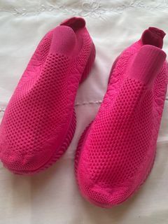 Slip Sneakers - shocking pink!