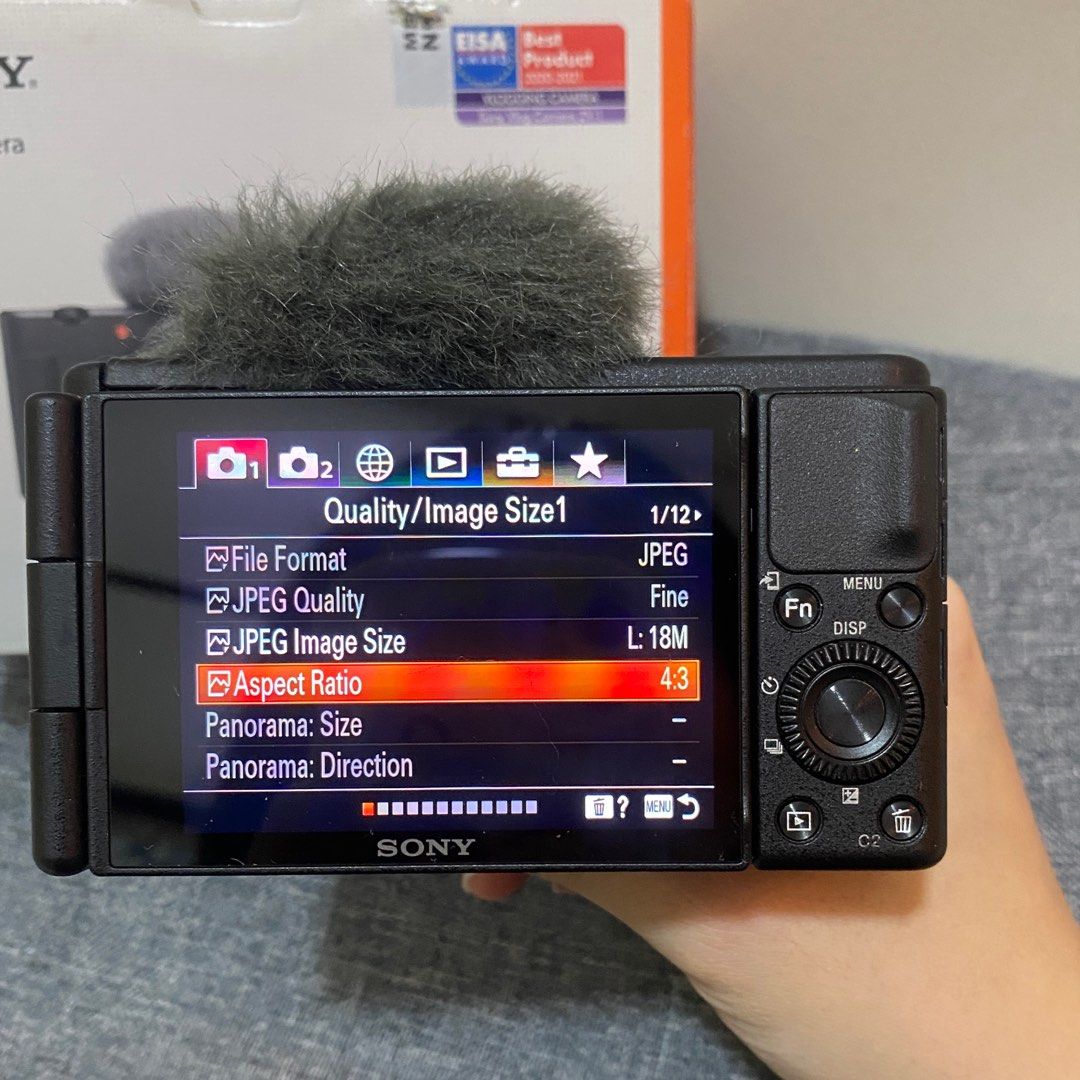 Sony ZV-1 / ZV1 Digital Camera (99% like new), Photography, Cameras on  Carousell