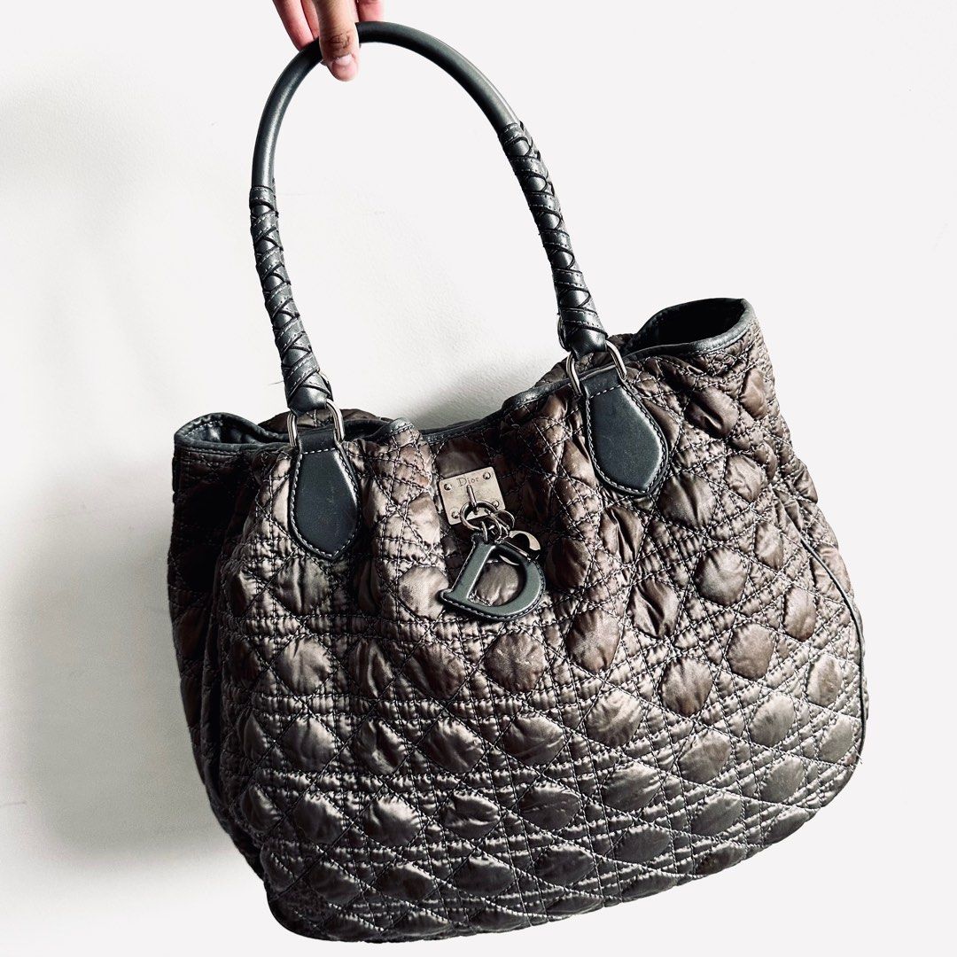Christian dior sales quilted bag