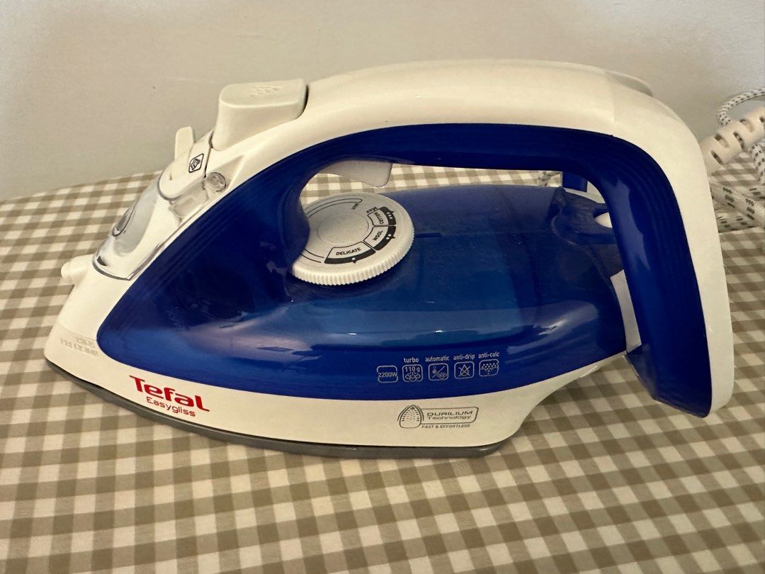 Tefal Easy Gliss Steam Iron, TV & Home Appliances, Irons & Steamers on Carousell