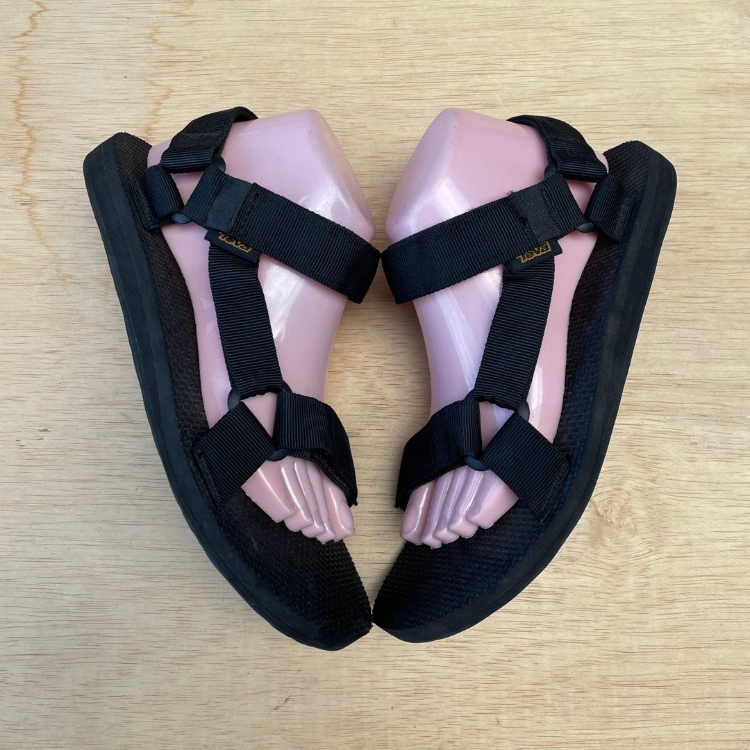 Teva all black on sale