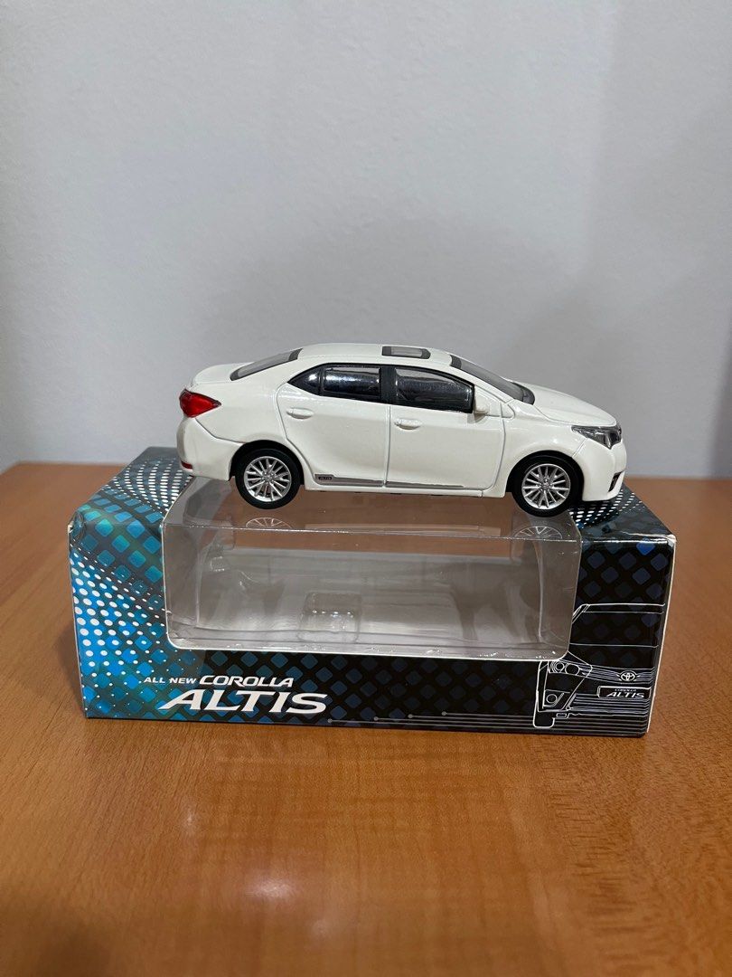 Tomica toyota sale altis