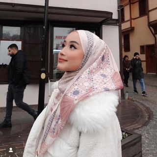 Tudung People Iconic in Calm