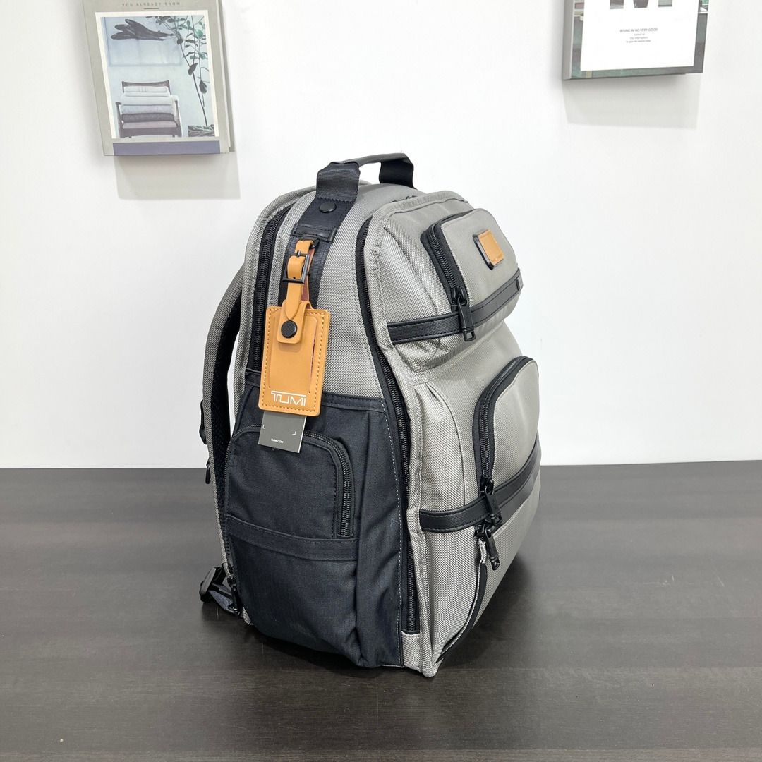Tumi brief pack online