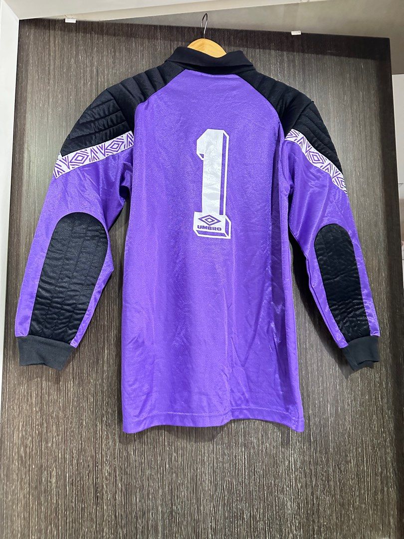 Umbro store goalkeeper kit