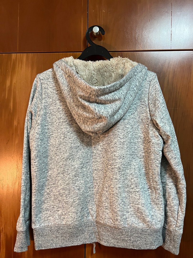 Fuzzy sweater uniqlo discount