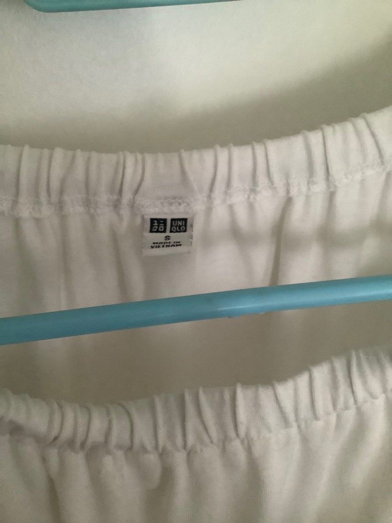 Uniqlo White top blouse + 1 (Category: Blouses) located in Manila. Submitted by dobeedoo123 (Listing ID 1254454031, Image 2). Description: S to M Uniqlo is well used Second top is free (from Thai Bkk).