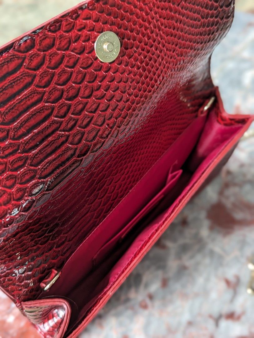 Mario valentino on sale chain bag