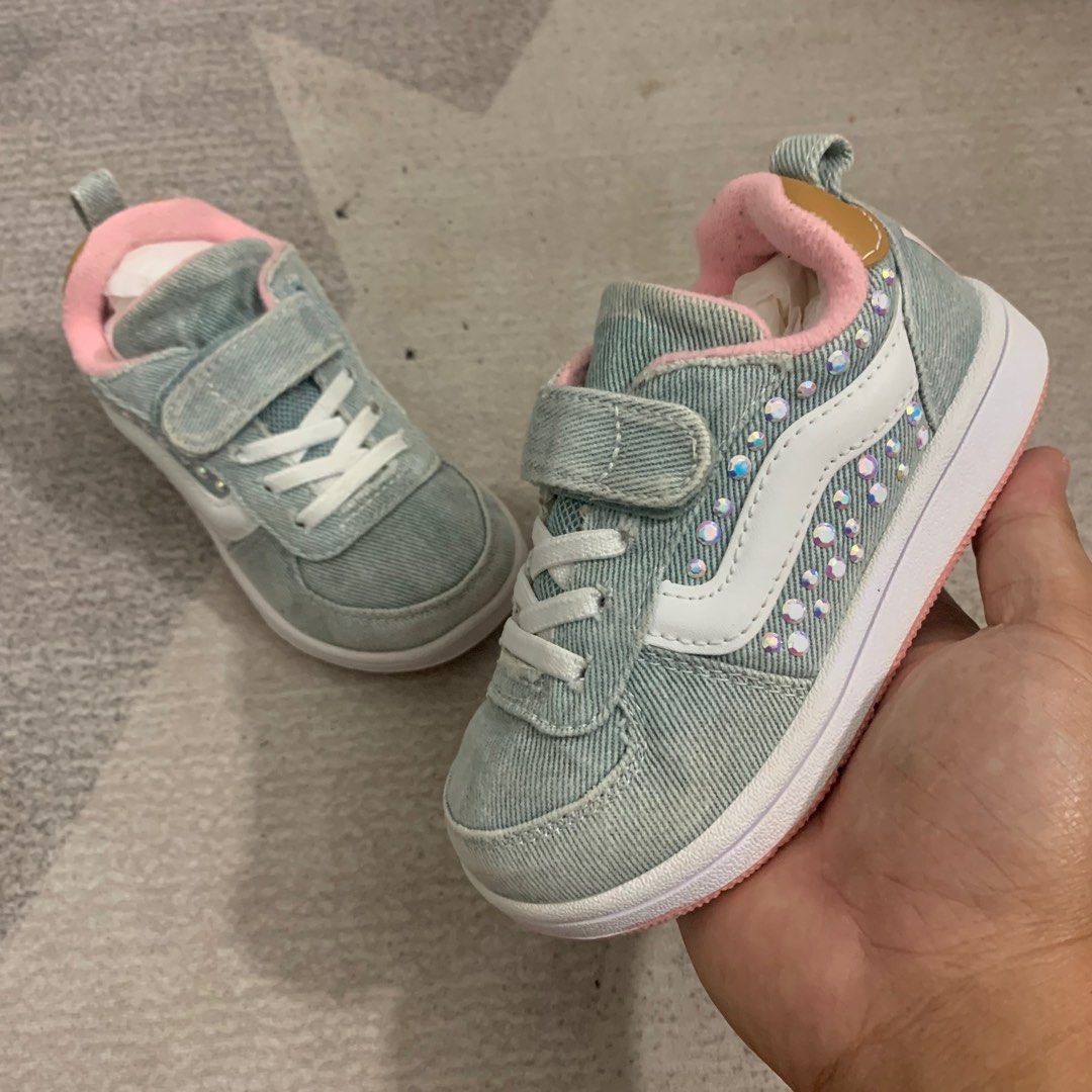 Baby girl vans shoes hot sale