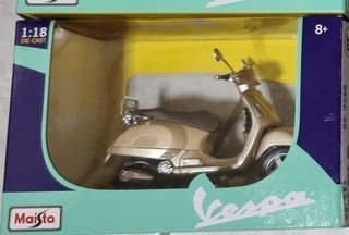 Vespa DIe Cast Motorcycle GranTurismo Vehicles Toy Scale 1:18