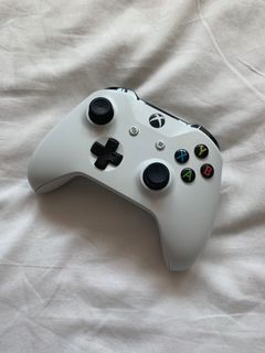 Xbox One Wireless Controller (Good Condition)