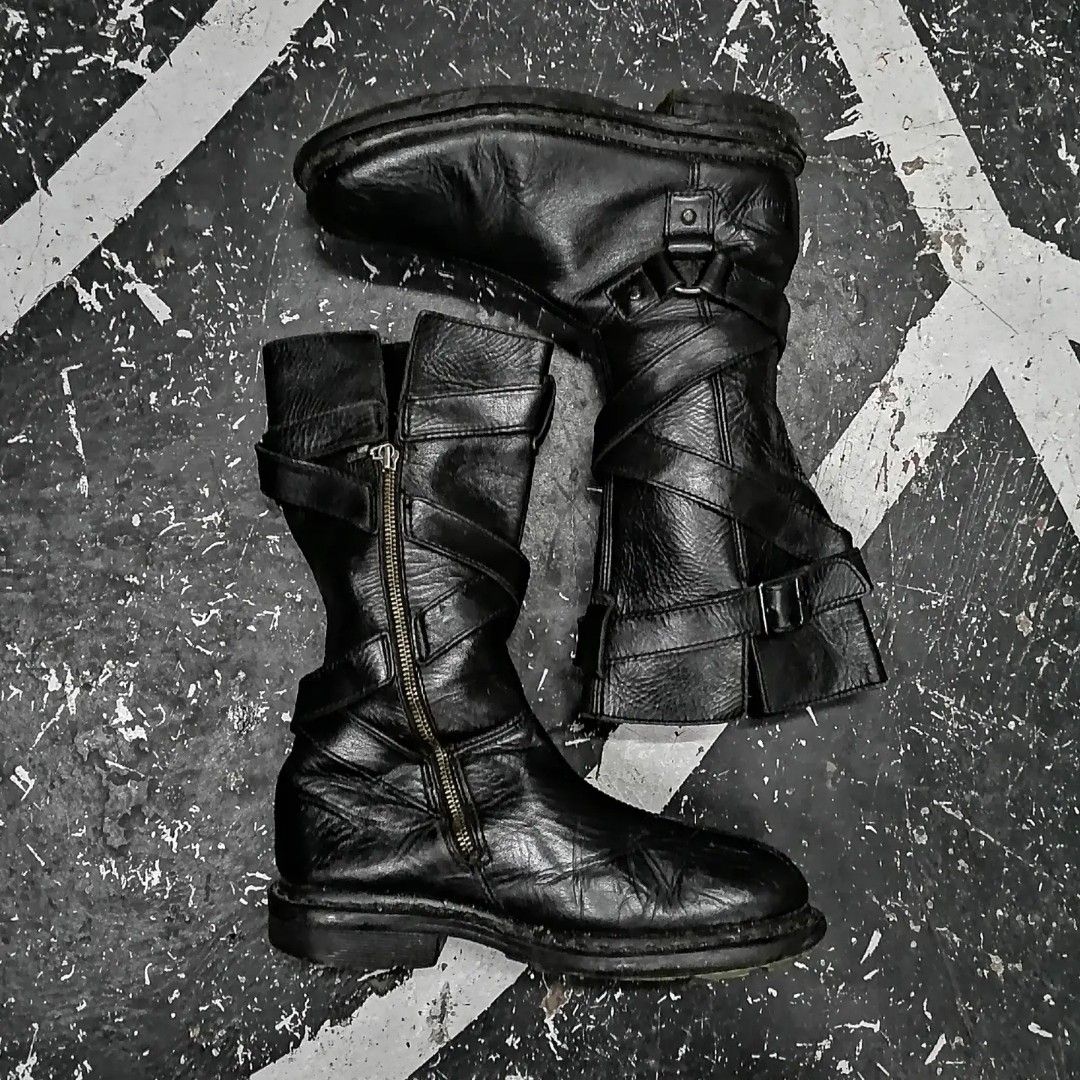 Biker boots hotsell dr martens