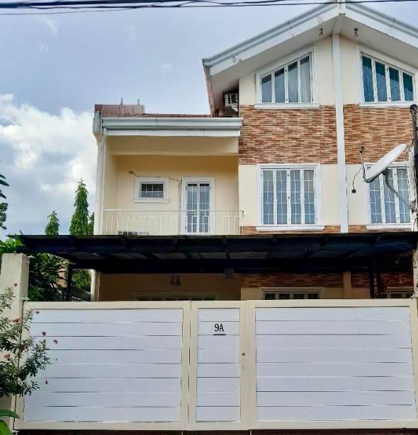 5 Bedroom Townhouse for Sale in South Green Park Merville, Paranaque