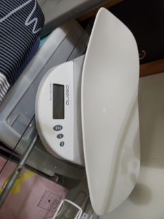 嬰兒數位體重計