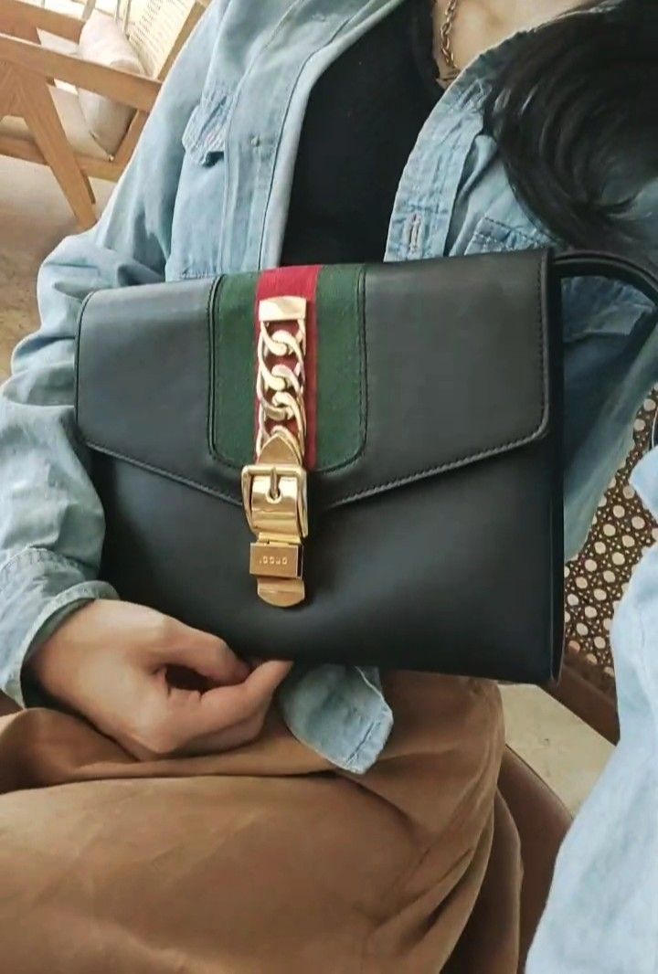 STEAL Gucci gucci Sylvie Clutch bag for men women AUTHENTIC