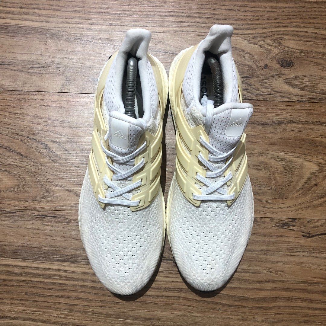 Nike flyknit lunar on sale 3 adidas ultra boost