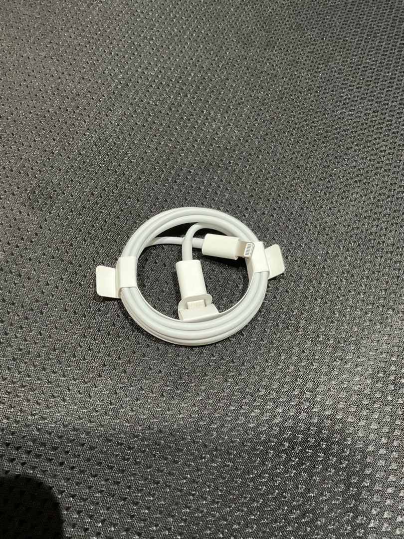 Apple USB C to Lightning Cable, Mobile Phones & Gadgets, Mobile