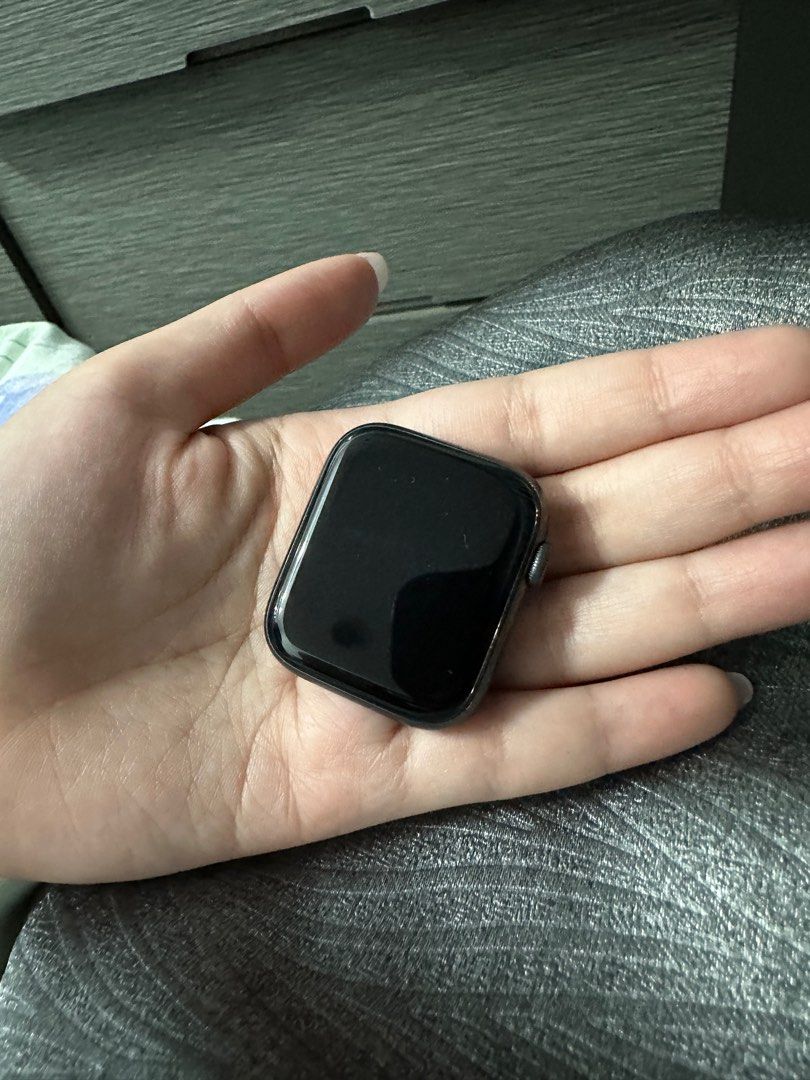 Apple watch 5 40mm olx clearance