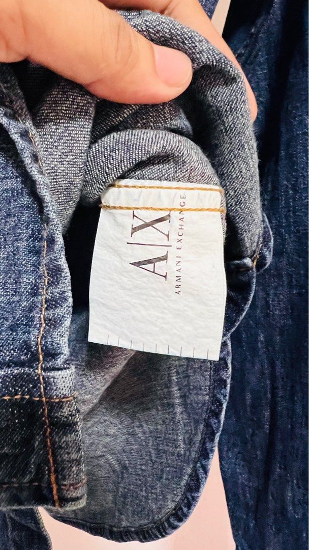 Armani Exchange Long Sleeve Jeans (Category: Luxury Apparel) located in Cuenca. Submitted by cjayf (Listing ID 1254736264, Image 3). Description: Like New No Issue Medium to Large.