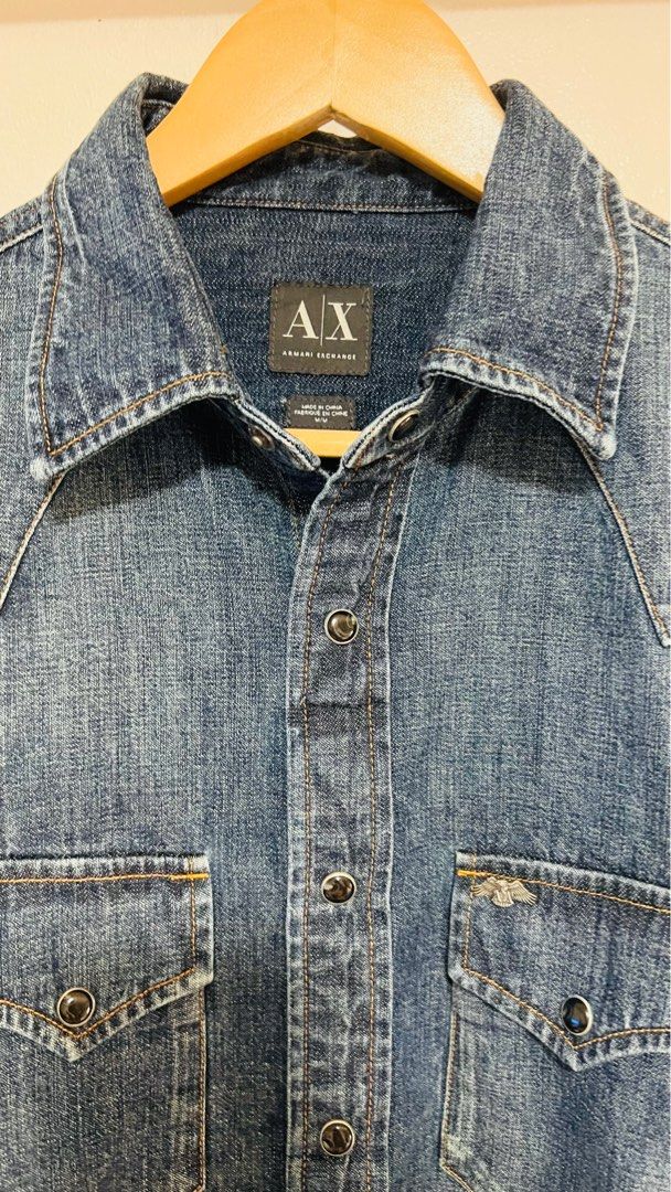 Armani Exchange Long Sleeve Jeans (Category: Luxury Apparel) located in Cuenca. Submitted by cjayf (Listing ID 1254736264, Image 2). Description: Like New No Issue Medium to Large.