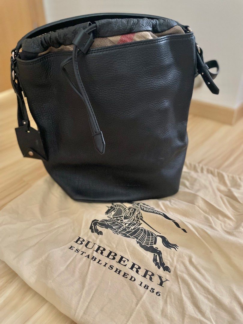 Burberry medium susanna deals brit bucket bag