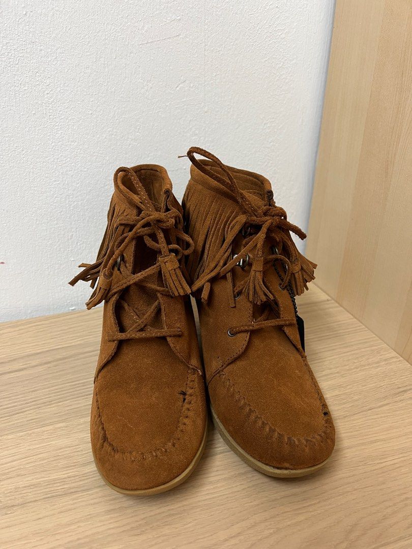 Authentic Minnetonka Suede leather fringe boots size 8 Men s