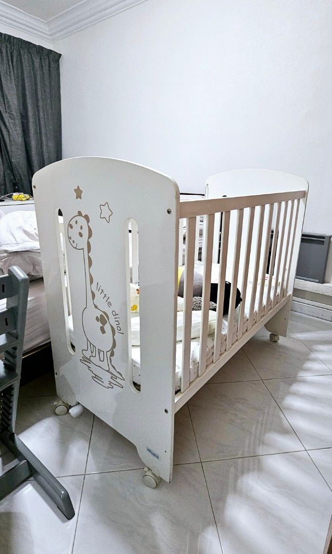 Micuna Baby Cot on Wheels (includes Mattress), Babies & Kids, Baby