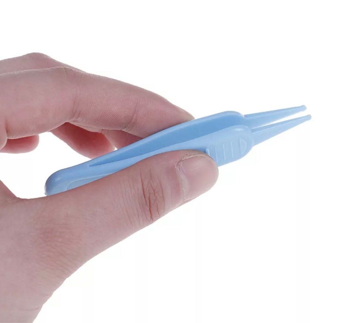 Baby Nasal Tweezer Baby Cleaning Tweezers Ear Nose Navel Cleaner Remover  with LED Light Safety Forceps