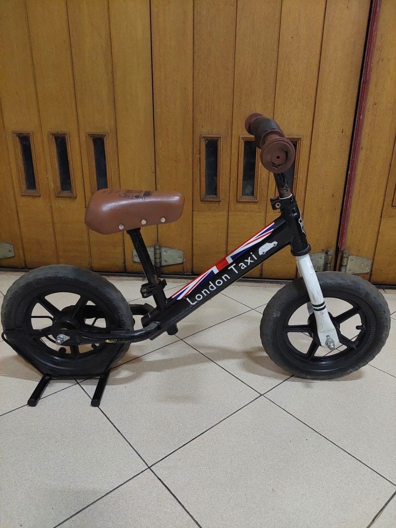 Balance bike London Taxi warna hitam Olah Raga Sepeda di Carousell