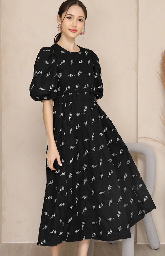 BNIB Le Chic Graceful Garlands Embroidery Bubble Sleeves Midi