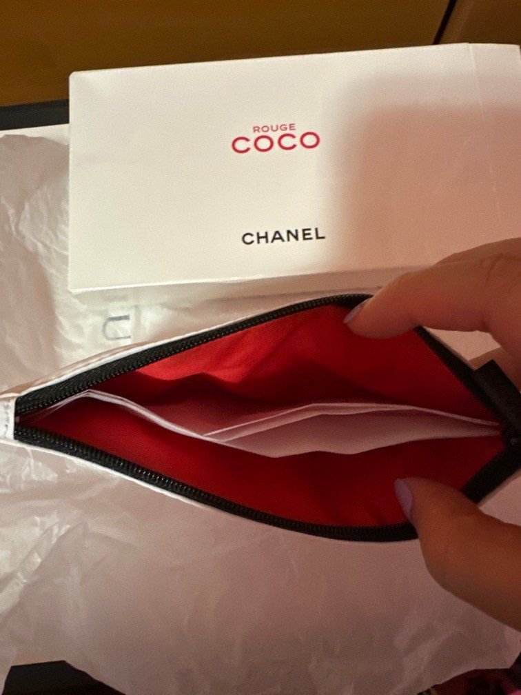 Coco chanel cosmetic bag clearance